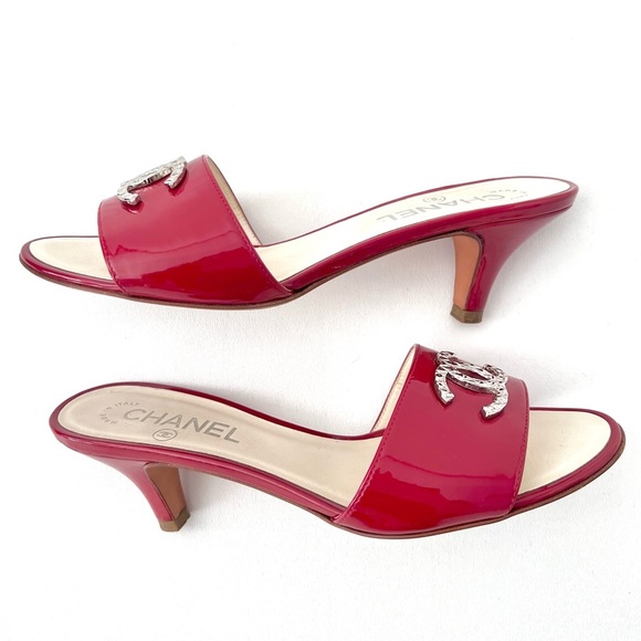 CHANEL || Red Patent Leather Silver CC Logo Kitten Heel Mule EU 36 - Picture 7 of 15